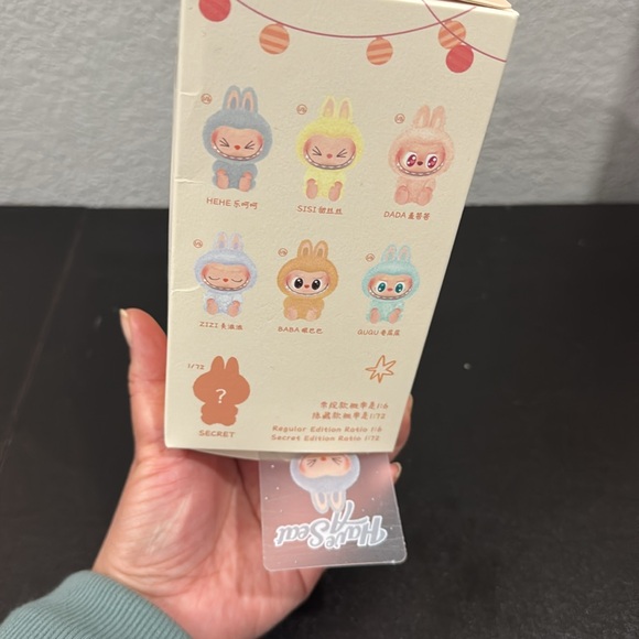 NIB 🩶 (Hehe) Gray- THE MONSTERS- Labubu Have a Seat Vinyl Plush - Picture 4 of 7